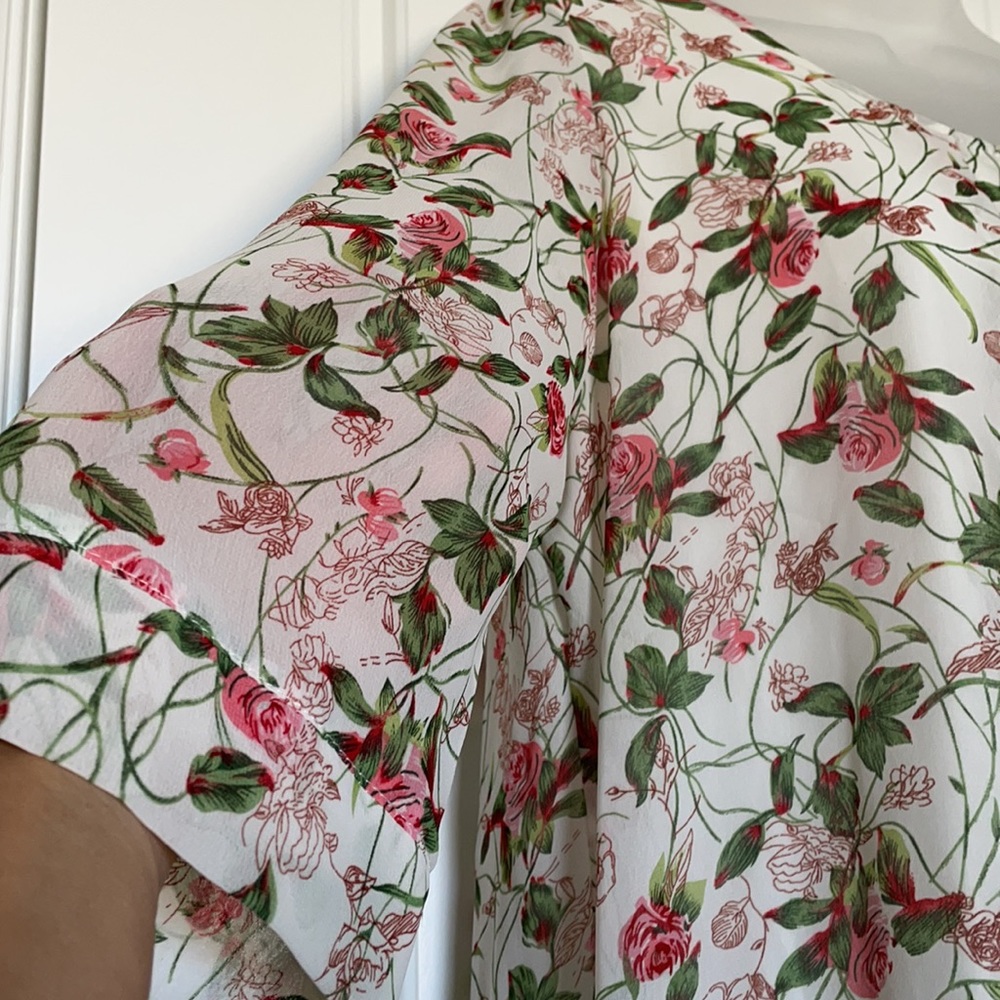 Slip on Dress with Roses 🌹 🥀 🌹 - Picture 3 of 5